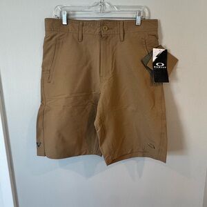 NEW Oakley Trail Shorts Mens 34 Workwear hiking Crossfit Casual Brown